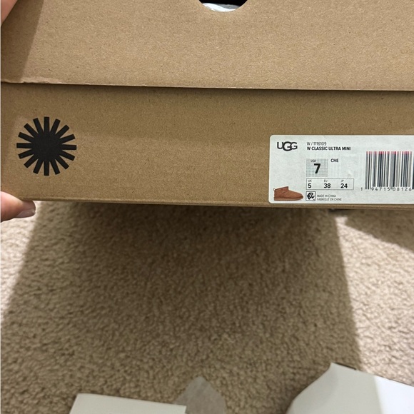 UGG Chestnut Classic Ultra Mini - Picture 10 of 11